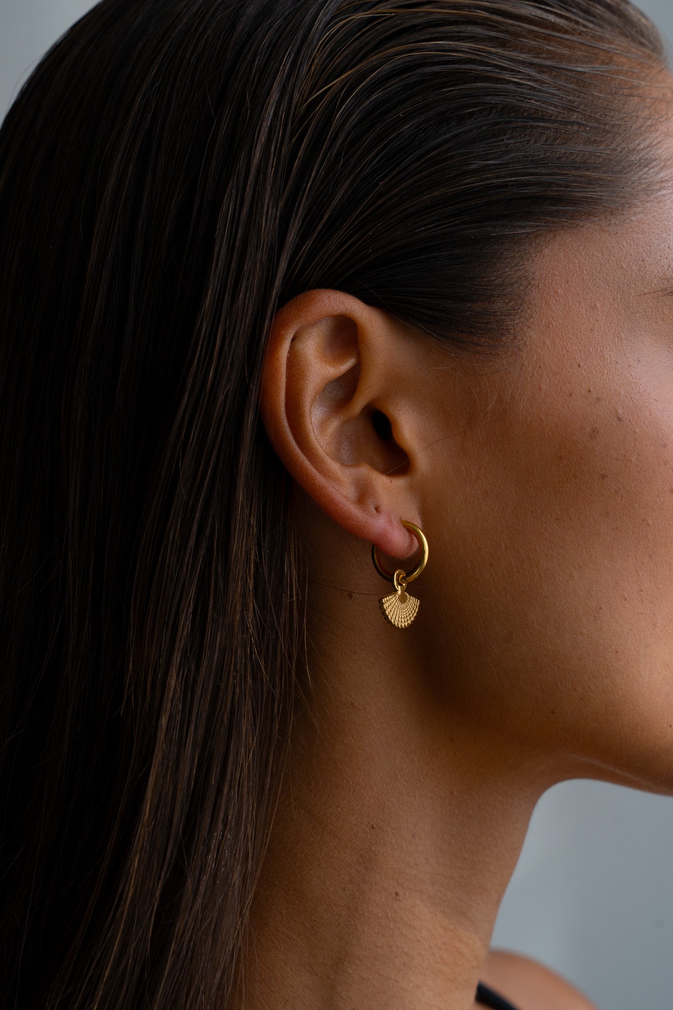 FAN HUGGIES - Kumaya Jewelry