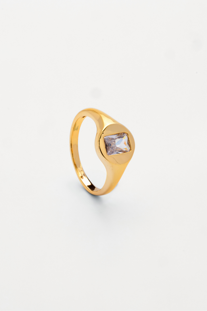 DAINTY SIGNET RING