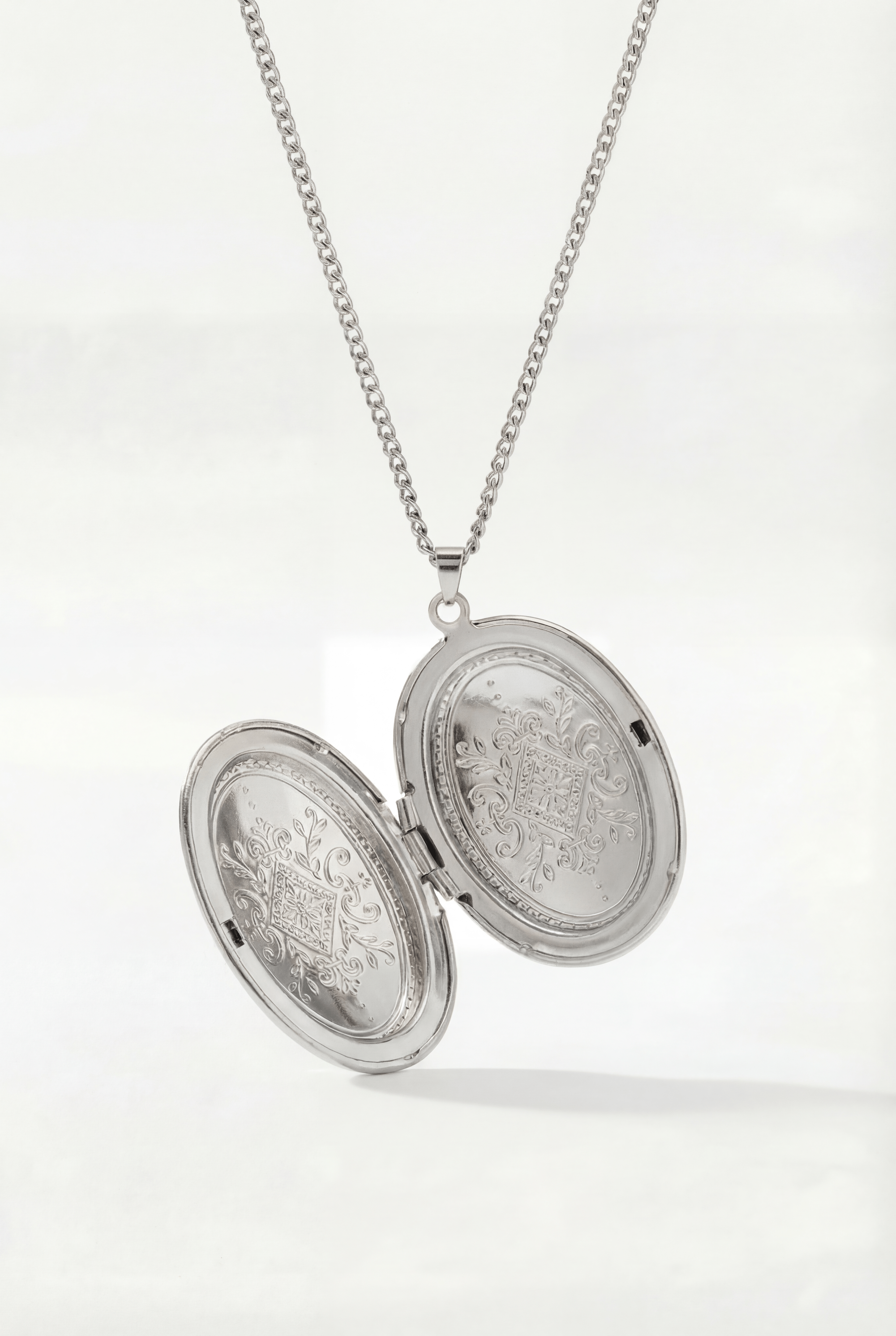 HEIRLOOM OVAL LOCKET - Kumaya Jewelry